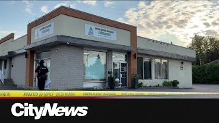 Armed man arrested at Châteauguay mosque [upl. by Renner817]