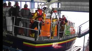 CROMER LIFEBOAT LAUNCH JUL 06wmv [upl. by Ahsilrac601]