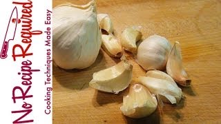 How to Separate A Garlic Bulb  NoRecipeRequiredcom [upl. by Staten]