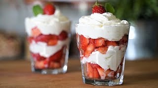 FRAISES A LA CRÈME CHANTILLY  3 ASTUCES POUR RÉUSSIR SA CHANTILLY [upl. by Yelsiap109]