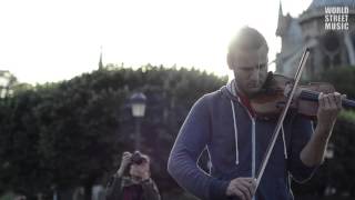 Amazing Street Violinist David Vinitzki Paris [upl. by Bocoj102]