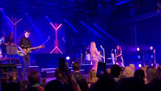 Maren Morris “The Middle”  live at Brooklyn Steel [upl. by Dupuy]