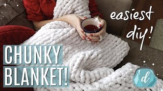 DIY GIANT CHUNKY BLANKET easiest budget gift idea [upl. by Shayna]