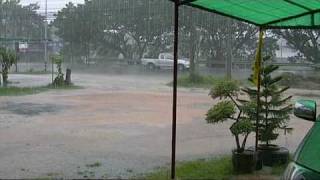 Sehr starker Regen in Thailand [upl. by Gurias]