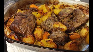 Carne de vitela assada no forno com batatas 🐄🥔 [upl. by Melone343]