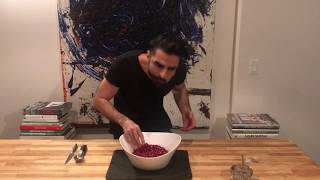 Pomegranate Deseeding پر سرعت ترین راه دانه کردن انار by Amir Baradaran Dec 2017 fastf [upl. by Akeim]