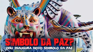 Uma esfinge da Imagem da Besta ONU inaugura novo símbolo da paz mundial [upl. by Leugimsiul]