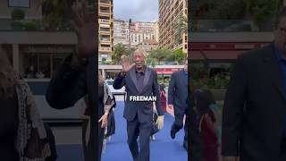 Pourquoi Morgan Freeman porte t’il un gant dans sa main gauche foot football footballshorts [upl. by Angelo]