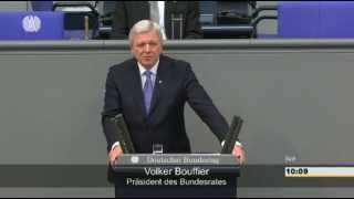 Rede von Bundesratspräsident Volker Bouffier in der Gedenkstunde am 8 Mai 2015 [upl. by Melosa]