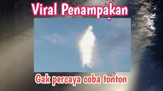 Viral Penampakan sosok di atas awan [upl. by Tandie]