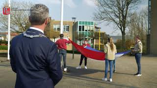 Vlag hijsen Koningsdag [upl. by Ned]