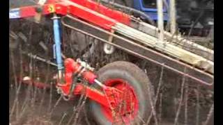 SCAVAPIANTE TAGLIO CEPPAIA  ROOTSTOOCK UPROOTING CUTTING MACHINE FOR FRUIT TREES NURSERY  MOD TXC [upl. by Yrdua]