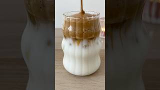 Café de miel batida ☕️🍯🤎 asmr cafe coffe honey [upl. by Berglund]