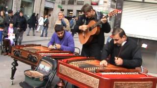 Címbalo Húngaro en la Puerta del Sol Madrid  Hungarian Cimbalon [upl. by Molton]