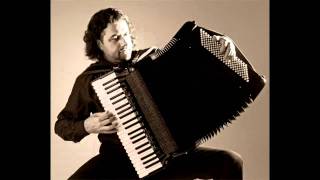 F Couperin  Les barricades mystérieuses played by Roberto Caberlotto accordion [upl. by Salaidh]