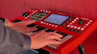 Akai MPC Key 37  Discovery of plugin sounds [upl. by Borman]