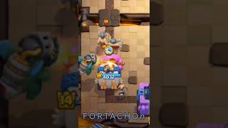 Valquiria y Bárbaros de élite y Dragon Infernal en clash Royale short shorts clashroyale [upl. by Sax]