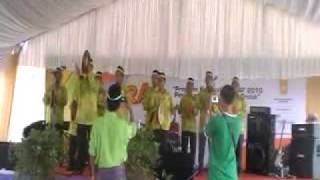 Kumpulan Kompang Sinar 12 di Karnival Iktiraf 2010 [upl. by Aivatnuhs]