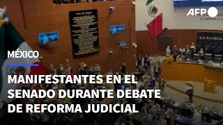 Manifestantes irrumpen en Senado de México y frenan debate de reforma judicial  AFP [upl. by Colbye]