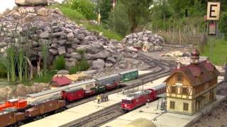 Eisenbahnspielen in freier Natur Garten und Parkbahnen im Schwabenland [upl. by Llyrehc153]