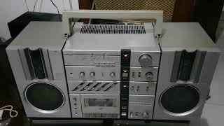 Vintage Boombox JVC PC3 [upl. by Enyehc]