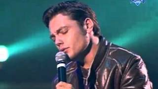 Tiziano Ferro  Imbranato Live TMF Awards 2002 [upl. by Chamkis202]