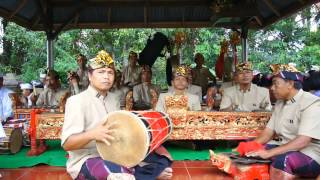 Balinese Gamelan  Tabuh LASEM  PENGECET [upl. by Clausen8]