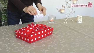 Geschenke verpacken mit „Furoshiki“ Die Basic Technik [upl. by Aynwad]