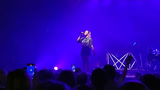 Louane  Les excusesTu mas dit  live at Cirque Royal Brussels  26102023 [upl. by Cod]