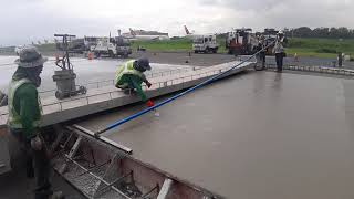 Wirtgen Group SP82 concrete paving 45cm x 8meters [upl. by Ybor]