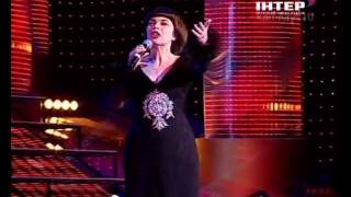 Mireille Mathieu PardonneMoi Ce Caprice Denfant Live 2011 [upl. by Vasti]