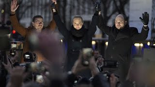 Russian opposition figures march against Putin in Berlin [upl. by Germayne]