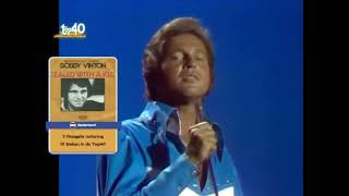 Bobby Vinton  Sealed With A Kiss Presentación Musical 1972 [upl. by Ihcehcu]