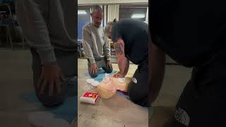 Rianimazione Cardio Polmonare con Defibrillatore BLSD [upl. by Dedra]