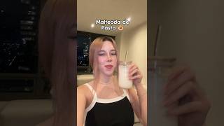 Mi roomie prueba la chicha venezolana 🫣 viralvideo friends food [upl. by Adal]