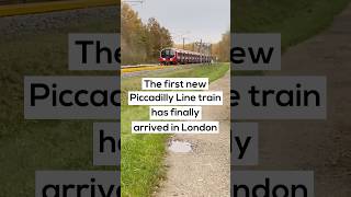 The first new Piccadilly Line train has finally arrived in London [upl. by Klayman]