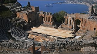 Volo di drone  Teatro antico di Taormina [upl. by Yliram]