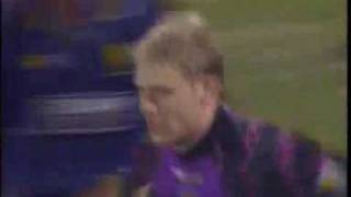 Peter Schmeichel Goalkeeper scores overhead kick in last minute [upl. by Immas]