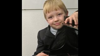 Philip Hahn age 5 plays Chopin Etude op 25 Nr 2 in F minor quotThe Beesquot [upl. by Martell545]