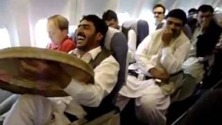 Pashtun In Aeroplane With Angrez singing on darya beats FUNNY [upl. by Miki601]