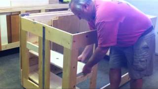 Woodworking Folding Assembly Finish Table Work Bench Kreg [upl. by Nosrettap]