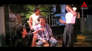 Nagarjuna Fight WIth Ravi Teja Action Scene  Ninne Pelladata Movie  Nagarjuna Tabu [upl. by Arannahs]