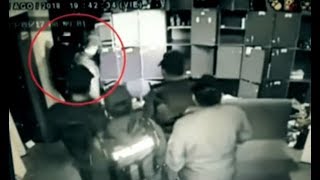 Video graba cómo policías siembran droga en bar  Noticias con Yuriria [upl. by Gherardi]