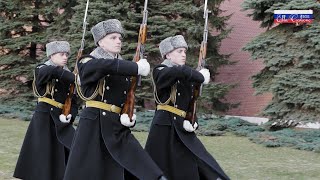 Moscow Kremlin Changing of the Guard Red SquareSaint Basils Cathedral [upl. by Link460]