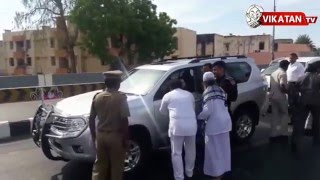 Jayalalitha stops to meet an unknown common man [upl. by Acirred]