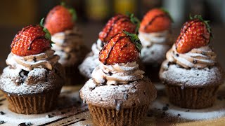 Christmas Strawberry amp Chocolate cupcake  Cooking [upl. by Clarice]