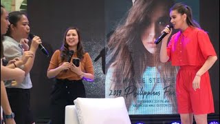 Hailee Steinfeld singing with fans [upl. by Oned]