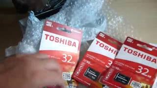 TOSHIBA microSDHC UHSI Card 32 GB  Unboxing [upl. by Kersten]