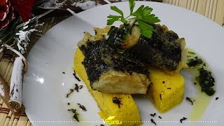 Falsa merluza con salsa verde de algas y polenta [upl. by Aidin336]