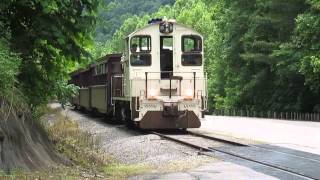 Big South Fork Scenic Railway Stearns and Barthell Kentucky Train Ride Through Tunnel amp Rain [upl. by Wayne]